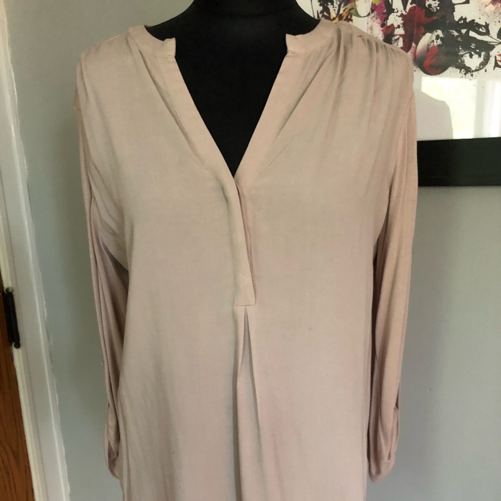 Cream/neutral v-neck blouse